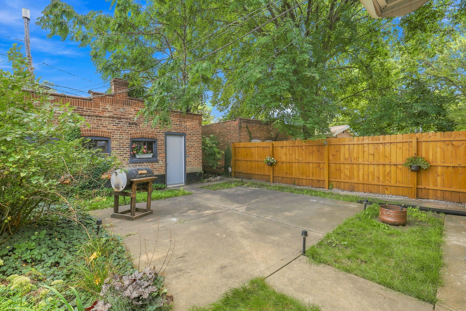 6641 S Fairfield Avenue Property Photo 17