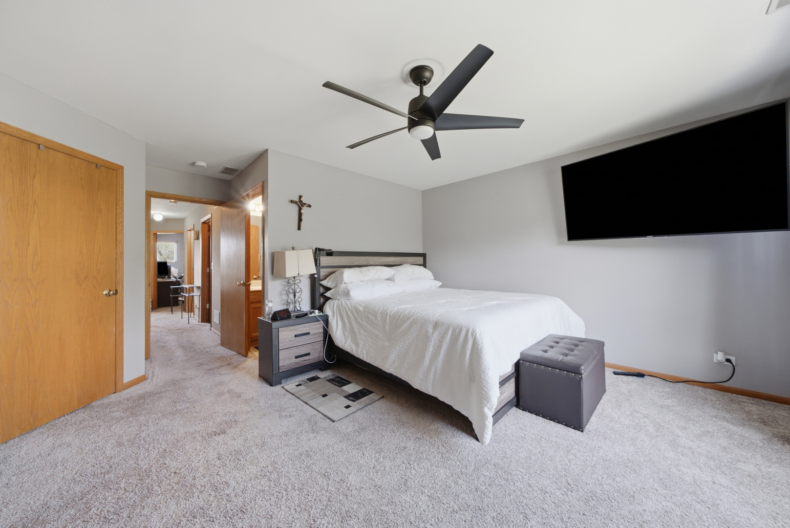 209 Oxford Court Property Photo 13