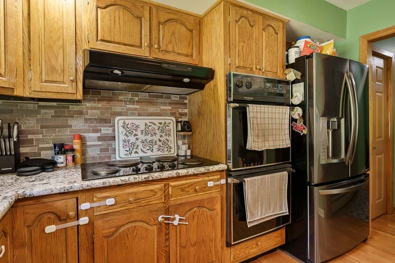 16557 Grove Creek Circle Property Photo 23