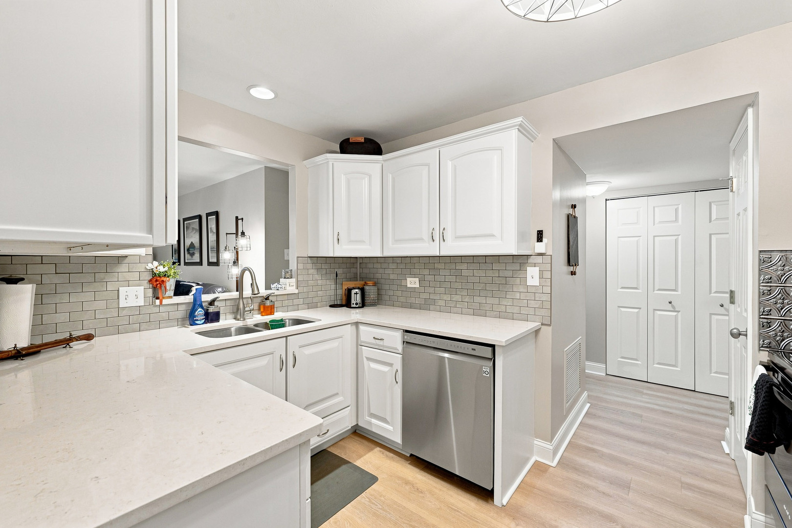 6565 Main Street 207 Property Photo 7