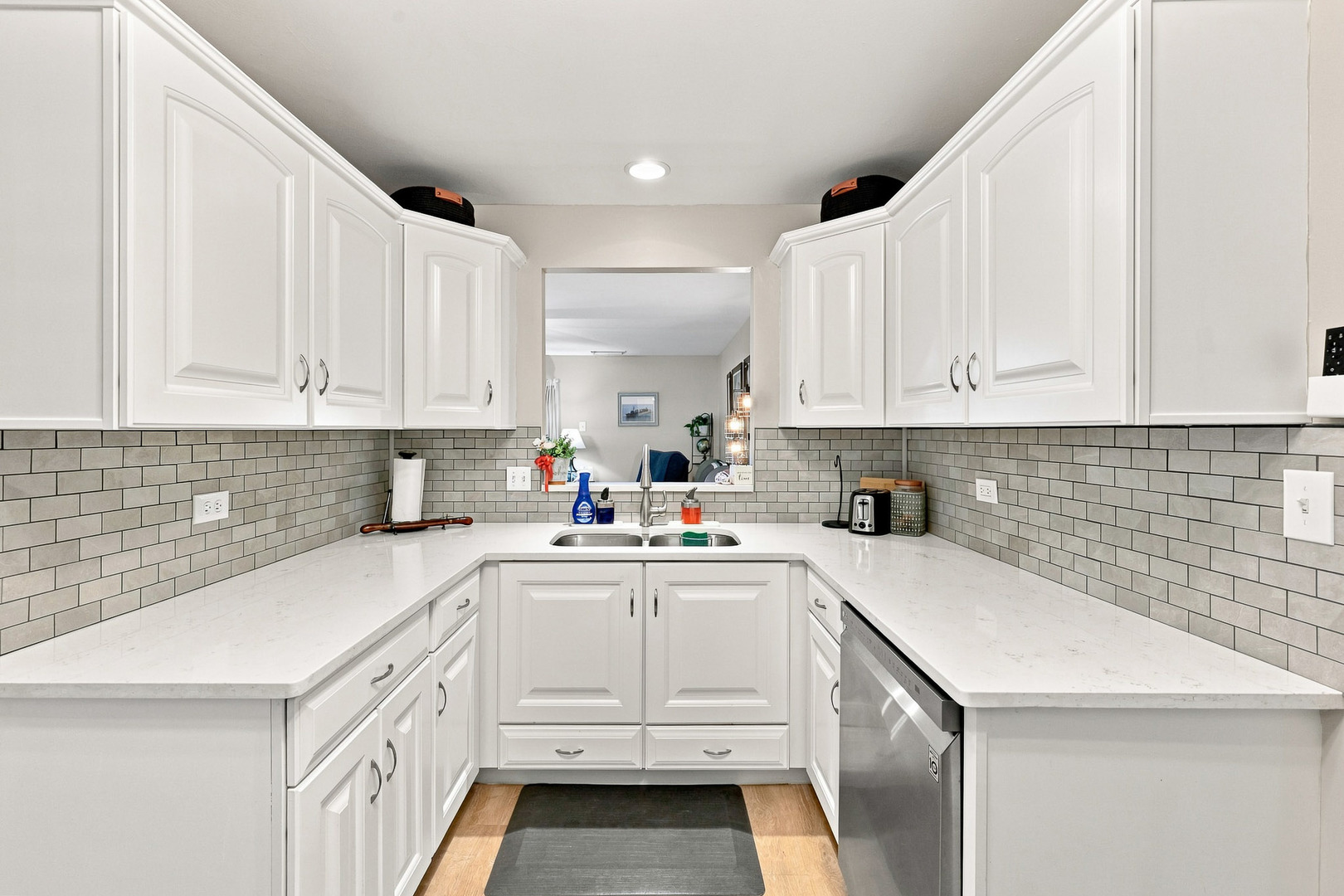 6565 Main Street 207 Property Photo 9