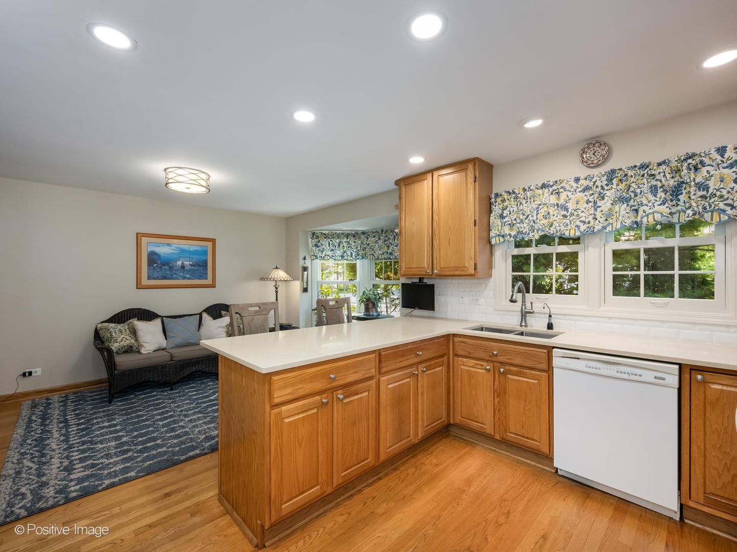 1049 Wheaton Oaks Drive Property Photo 6