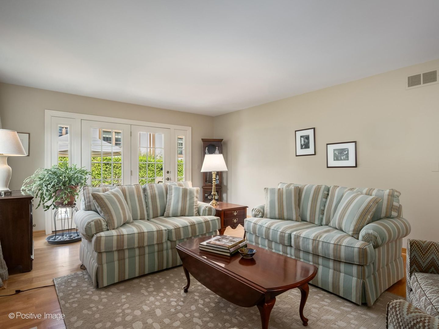 1049 Wheaton Oaks Drive Property Photo 11