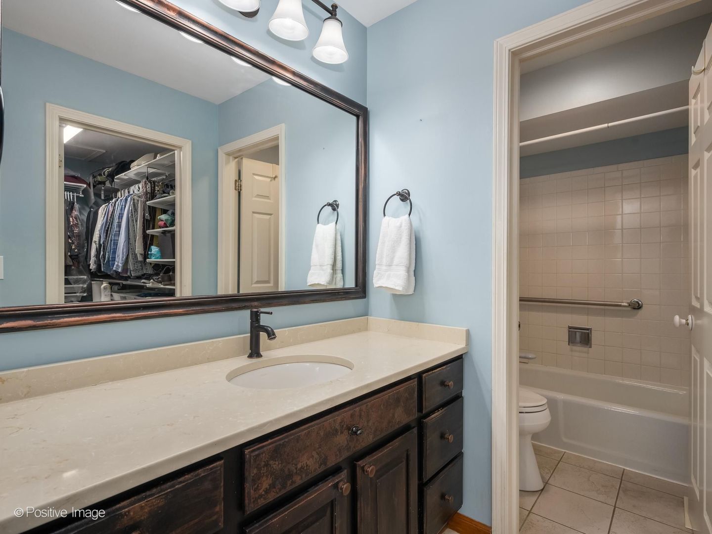 1049 Wheaton Oaks Drive Property Photo 19