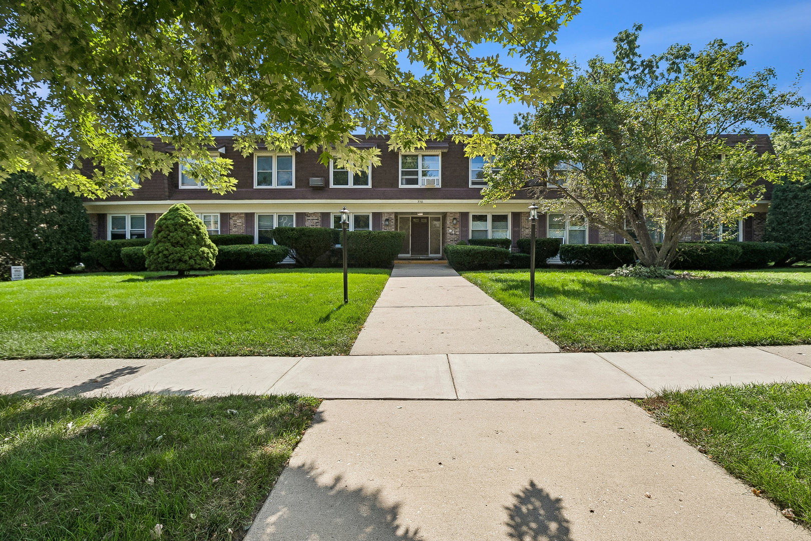 350 Brainerd Avenue 1b Property Photo 1