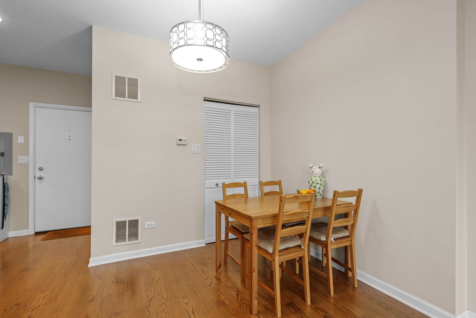 5300 N Lincoln Avenue 3c Property Photo 14