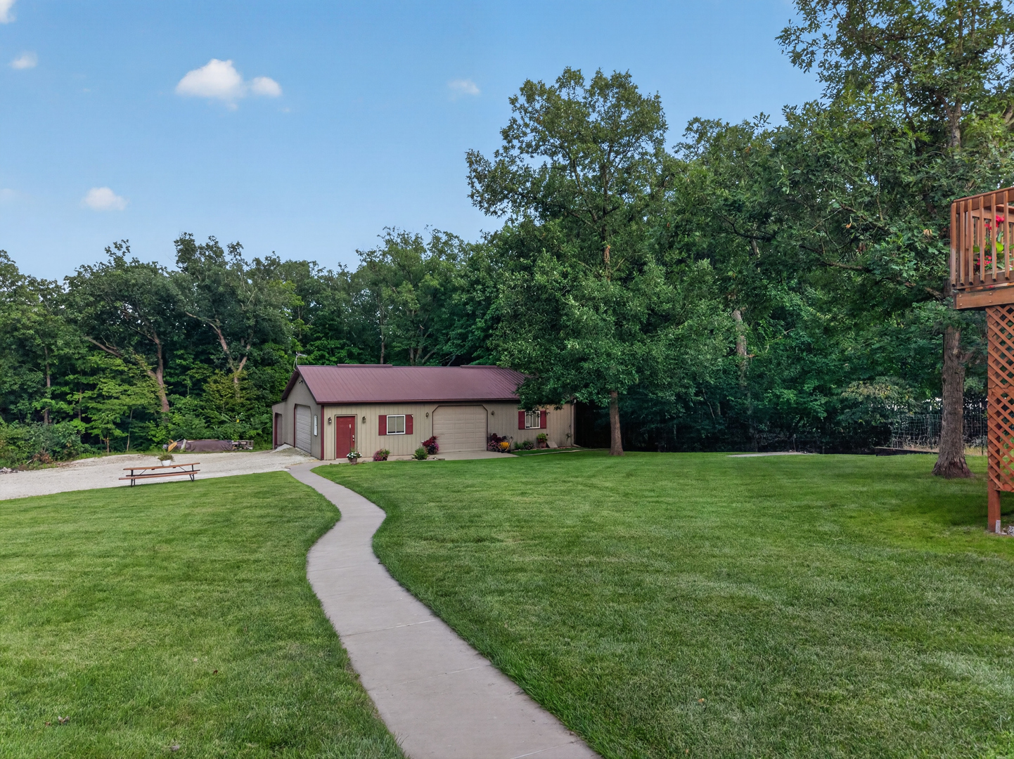 1119 Carter Street Property Photo 6