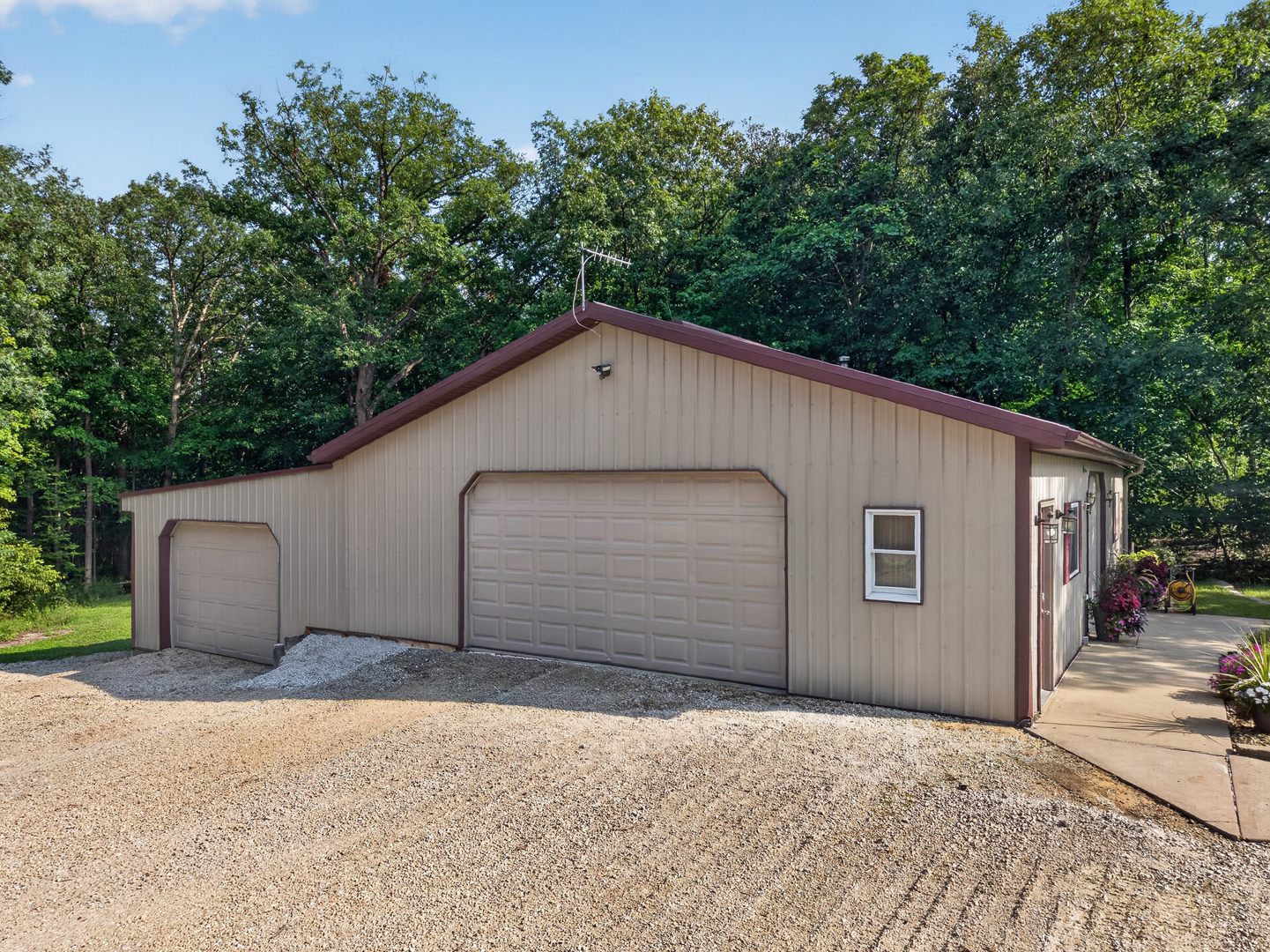 1119 Carter Street Property Photo 37