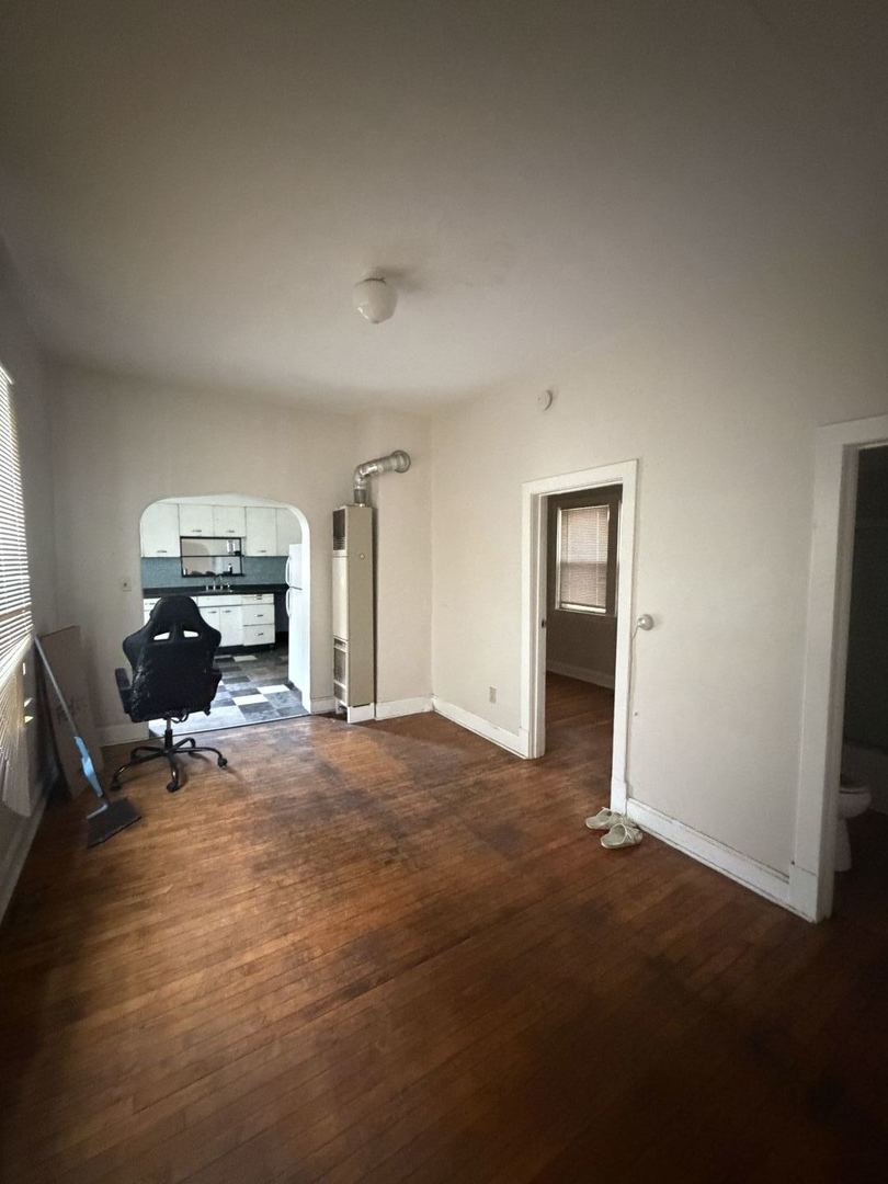 823 S Carpenter Street Property Photo 6
