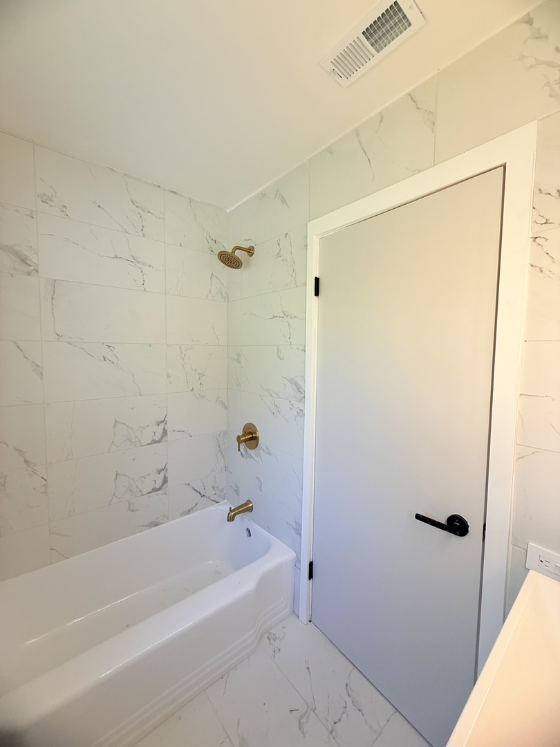 9441 Greenwood Drive Property Photo 7