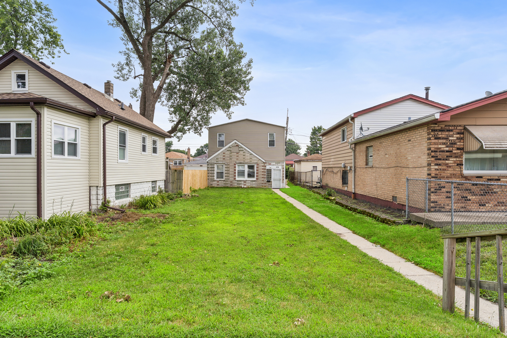 8725 S Constance Avenue Property Photo 2