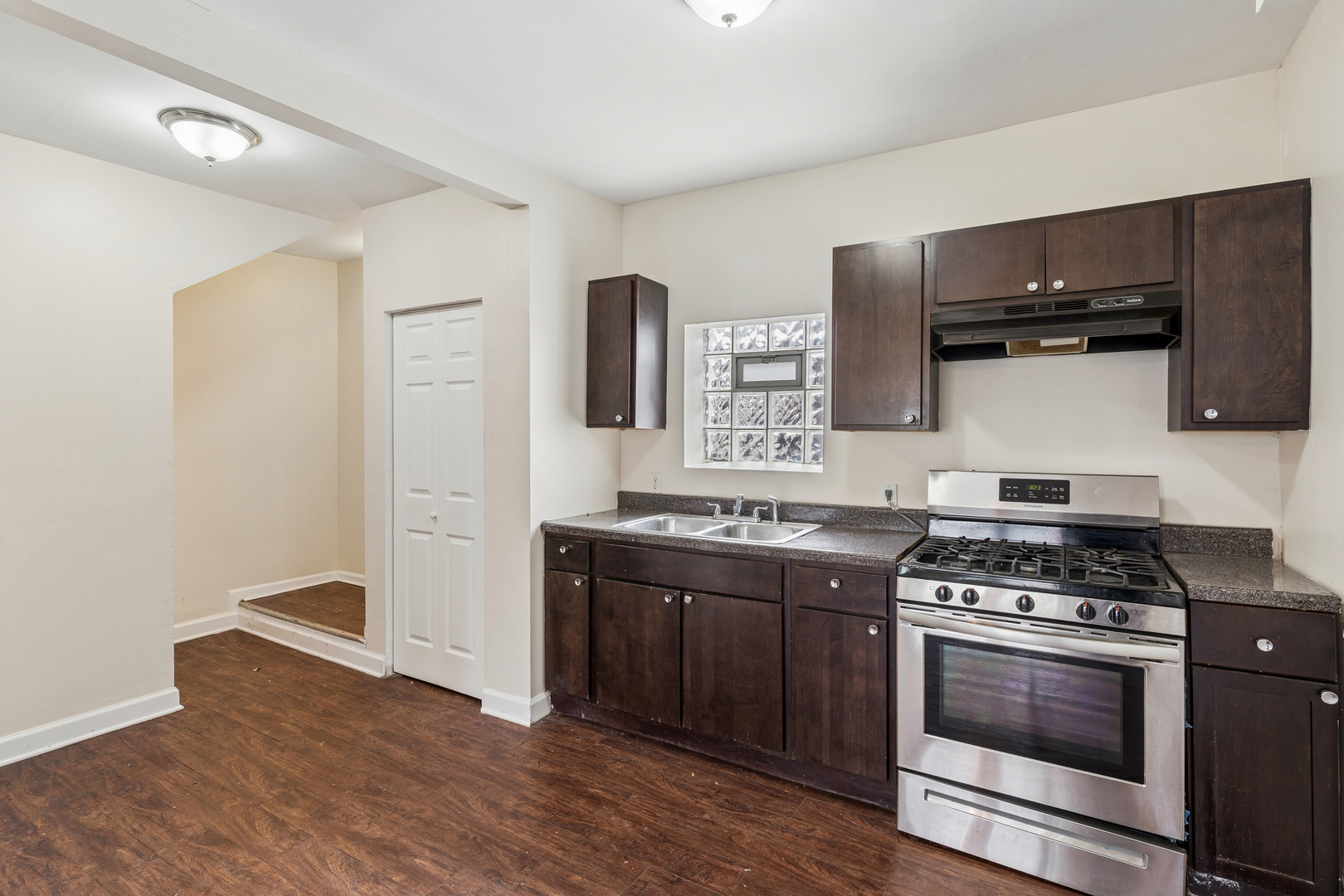 8725 S Constance Avenue Property Photo 4