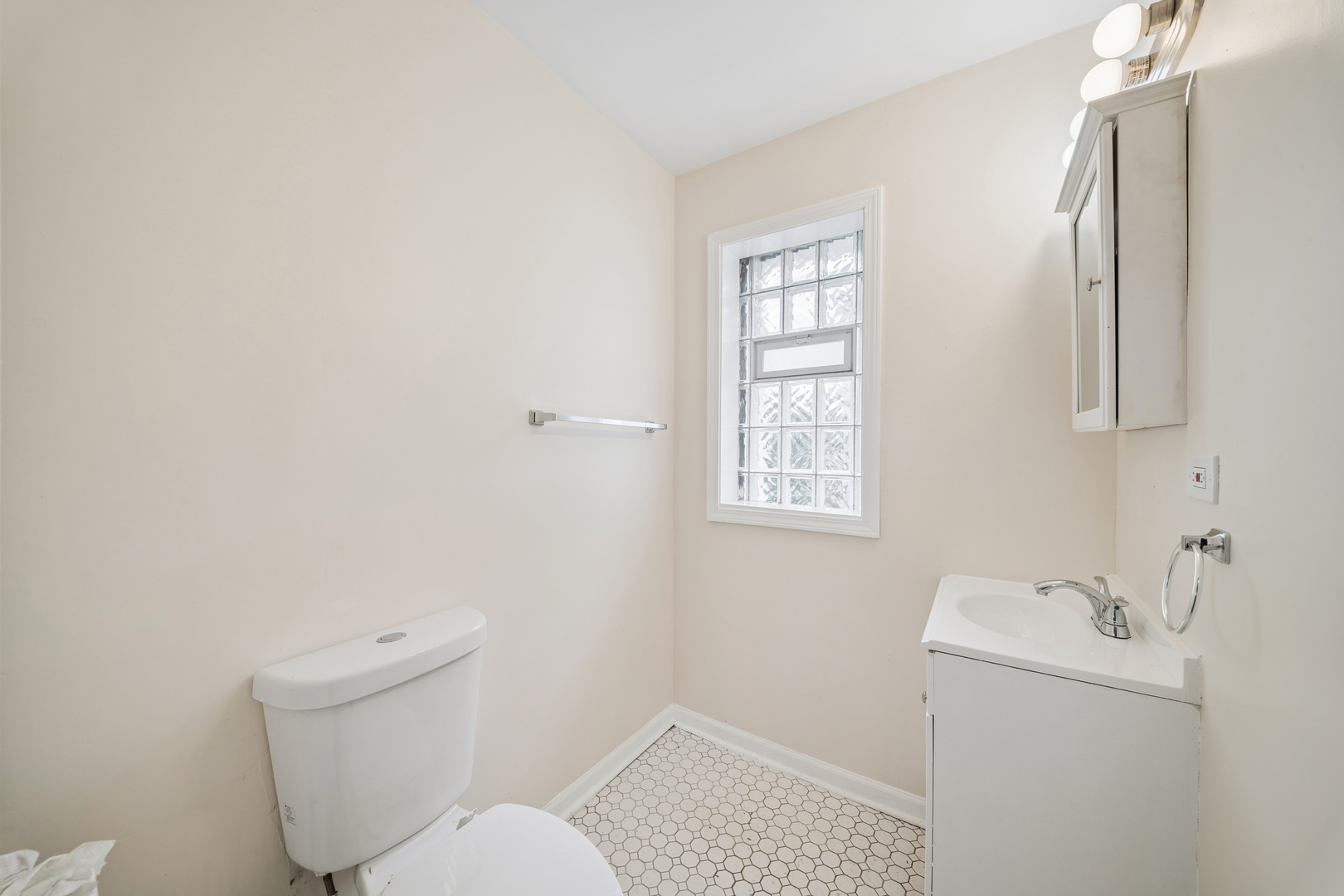 8725 S Constance Avenue Property Photo 9