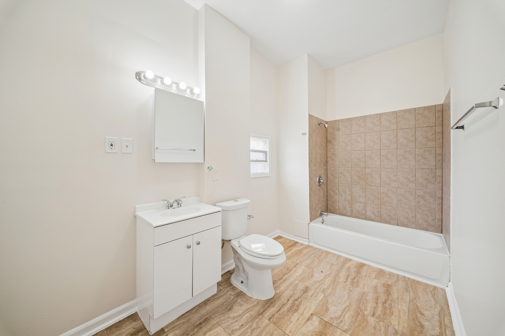 8725 S Constance Avenue Property Photo 13