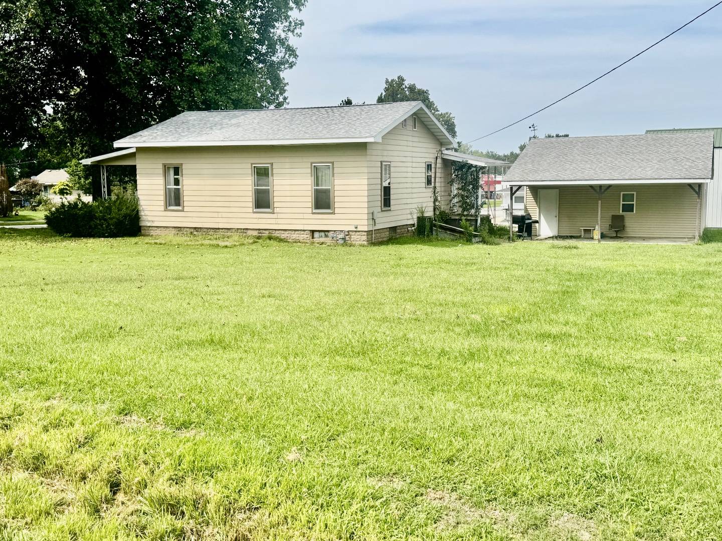 328 S Pearl Street Property Photo 4
