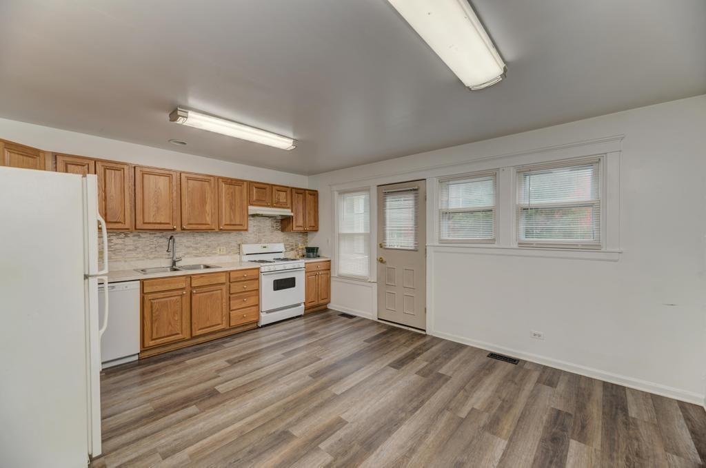 219 N Walnut Street H Property Photo 8