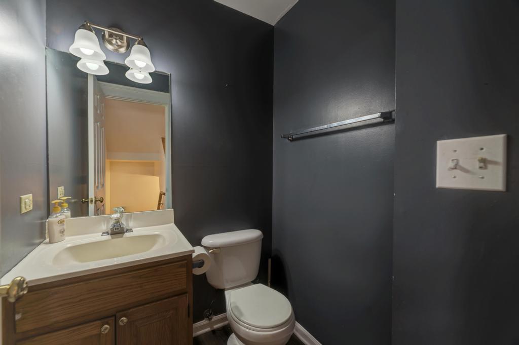 219 N Walnut Street H Property Photo 10