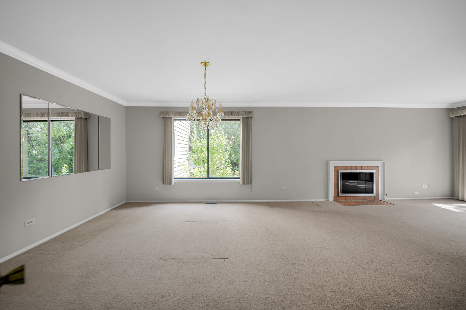7 Brook Lane Property Photo 5