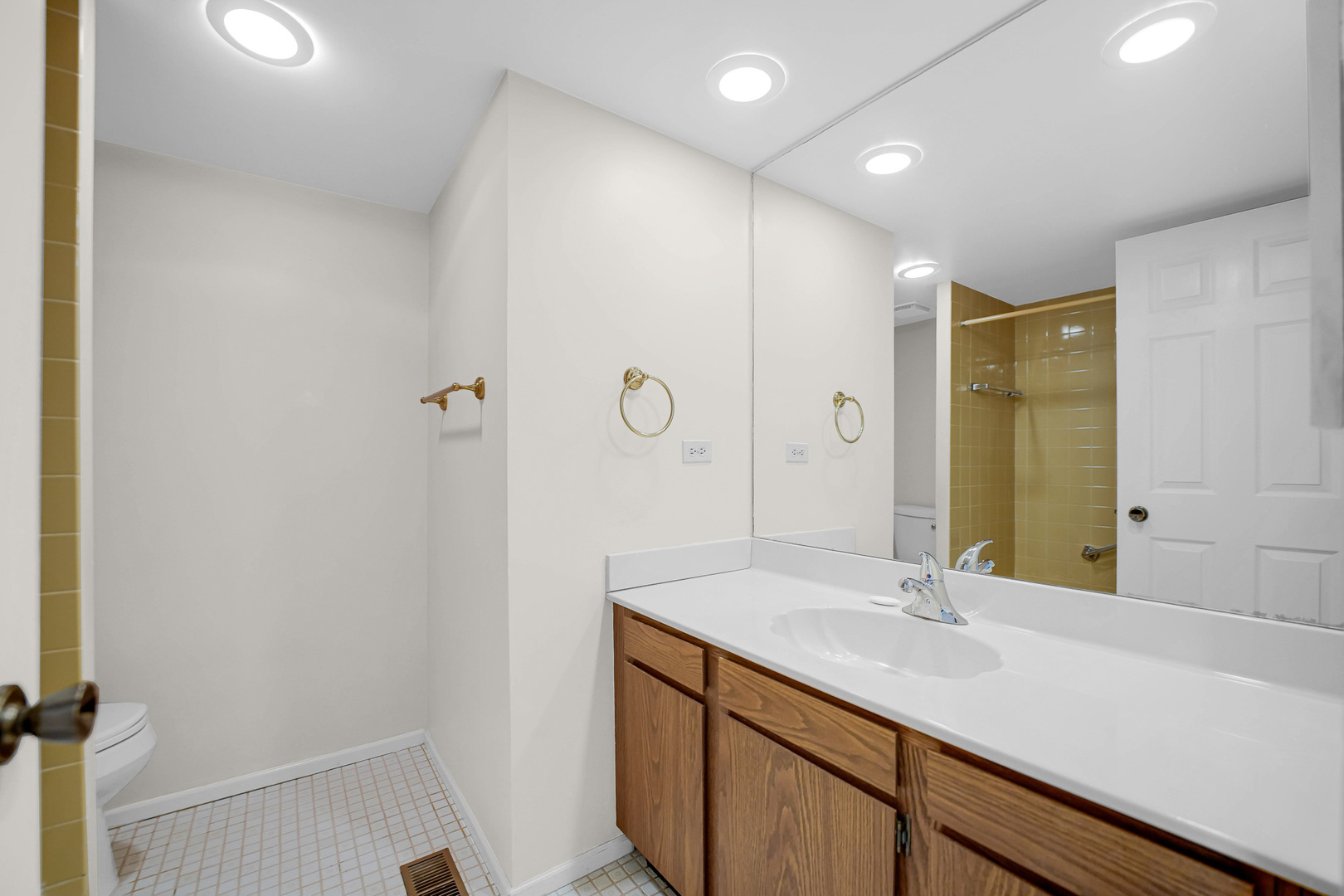 7 Brook Lane Property Photo 22