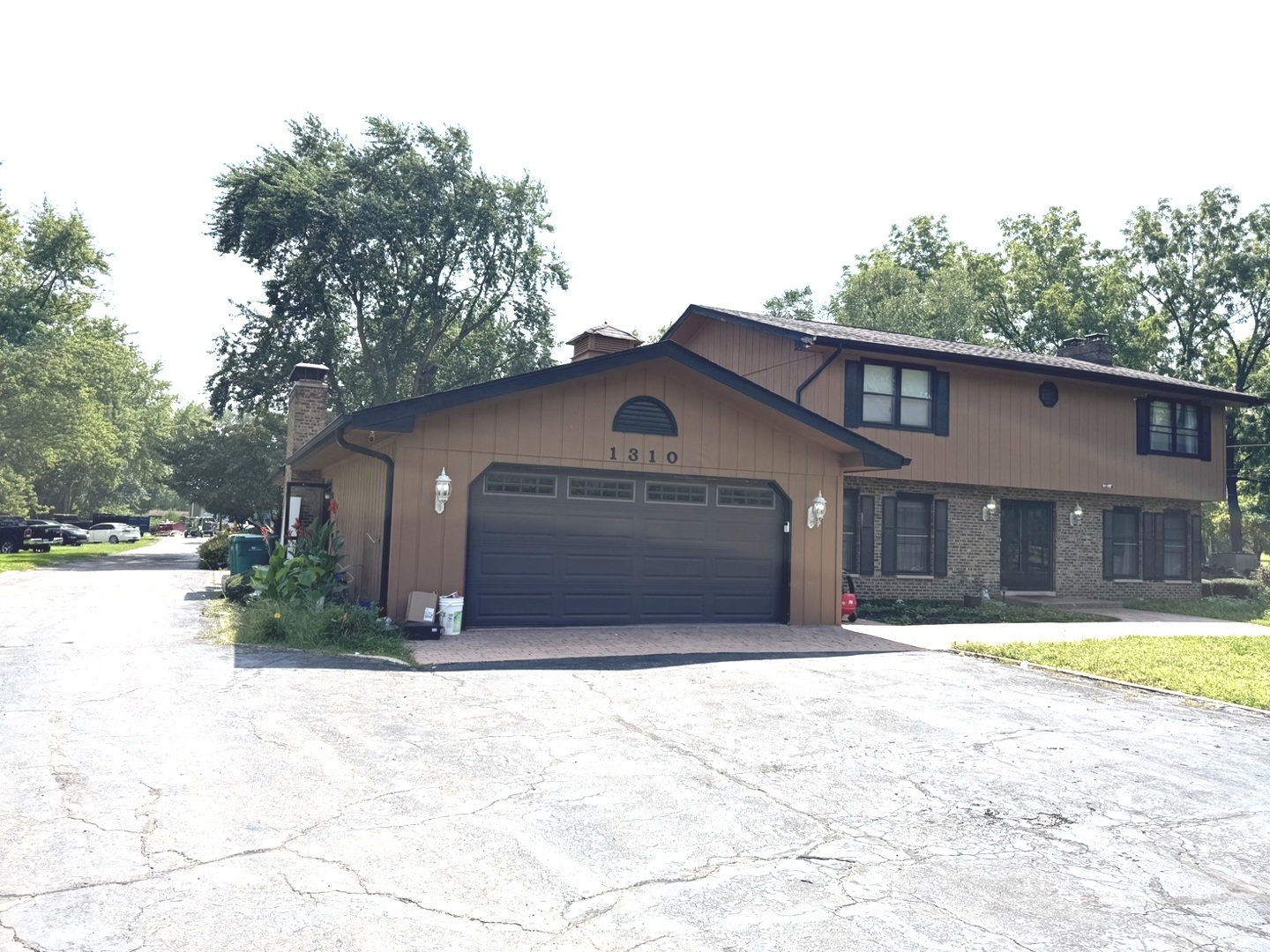 1310 New Lenox Road Property Photo 1