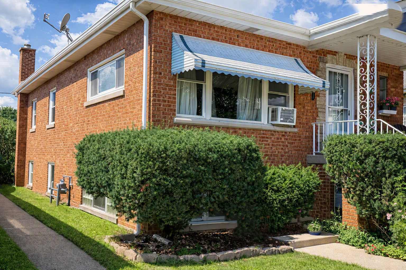 3724 S 60th Court Property Photo 4