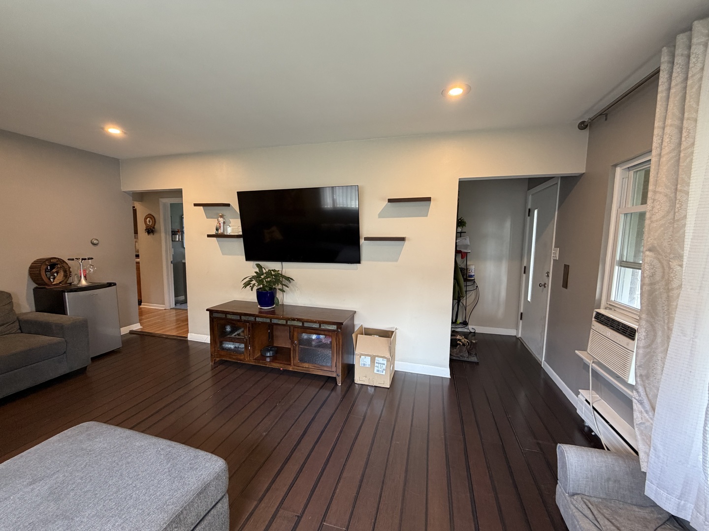 3724 S 60th Court Property Photo 5