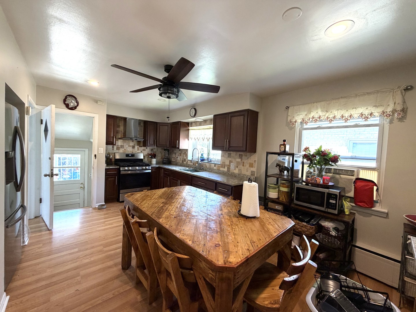 3724 S 60th Court Property Photo 10