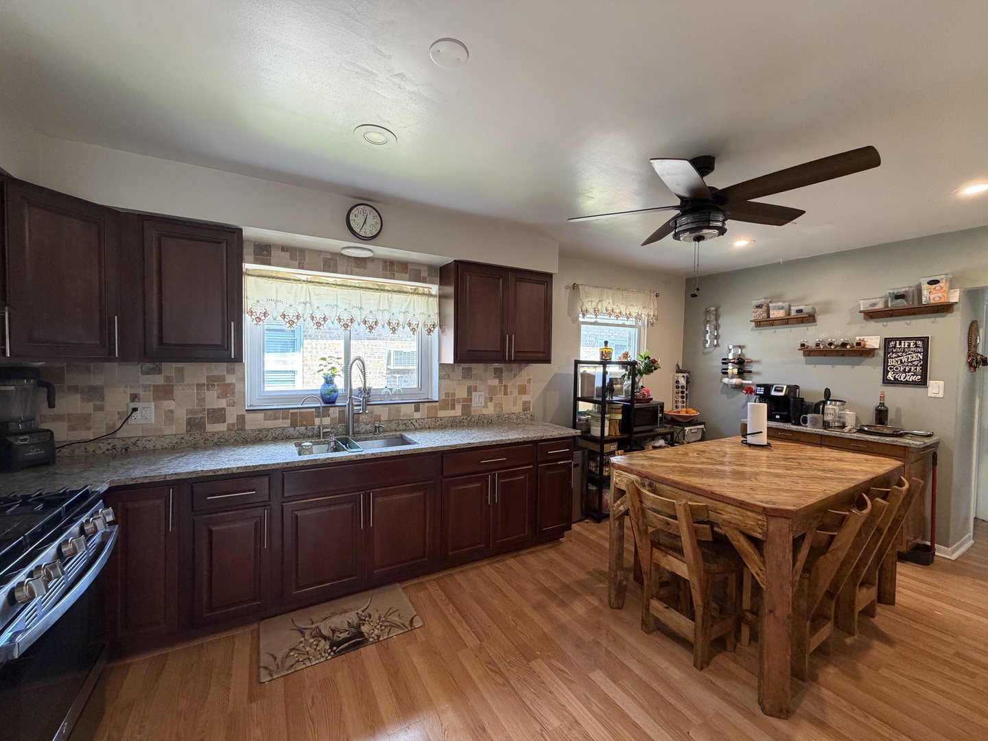 3724 S 60th Court Property Photo 12