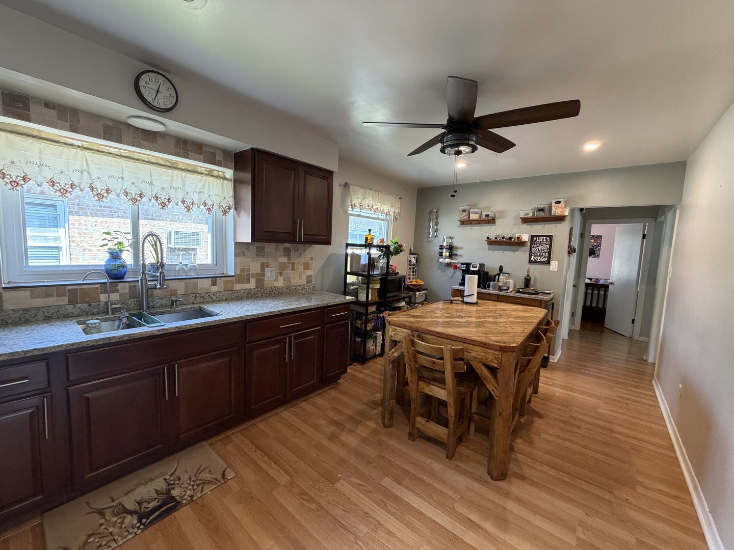 3724 S 60th Court Property Photo 15