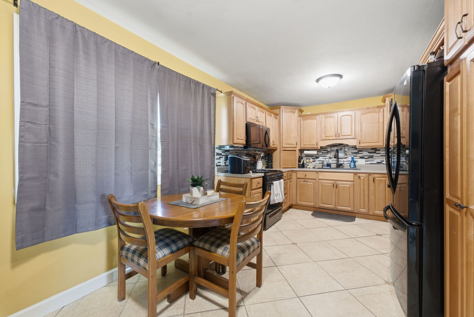 700 Seine Street Property Photo 6
