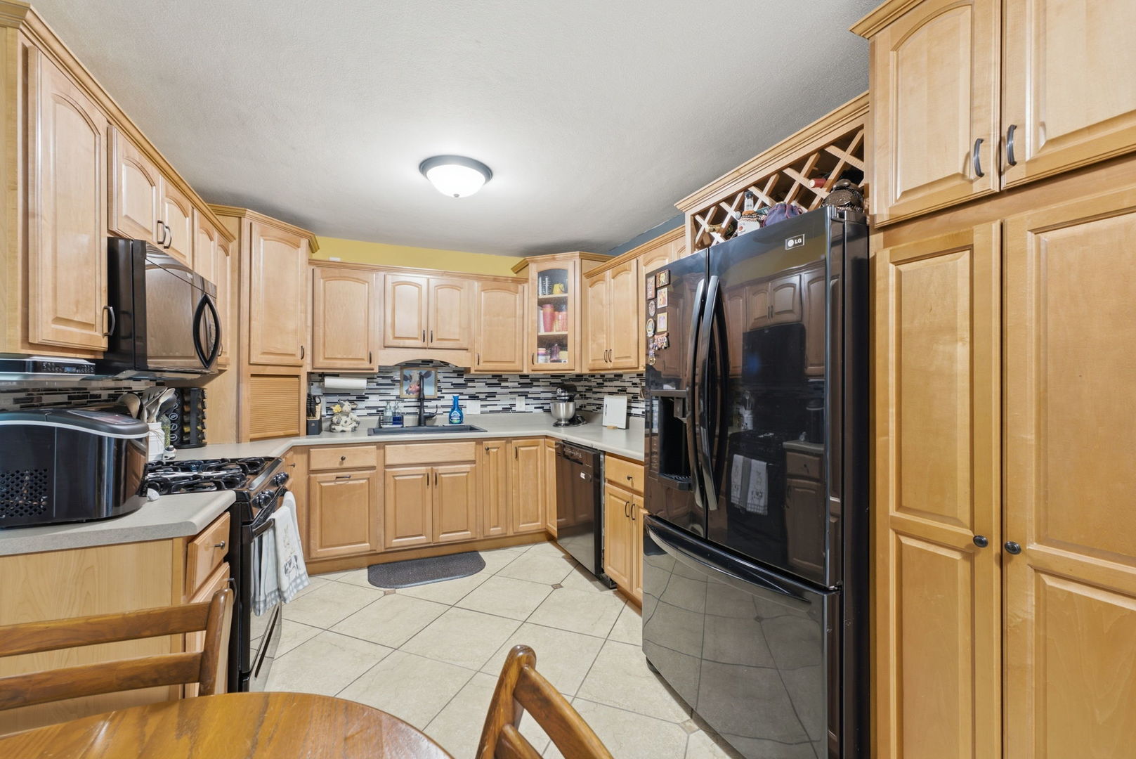700 Seine Street Property Photo 7