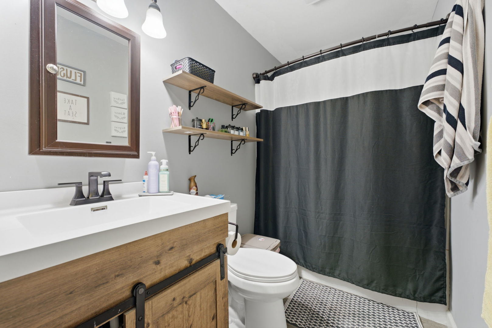700 Seine Street Property Photo 12