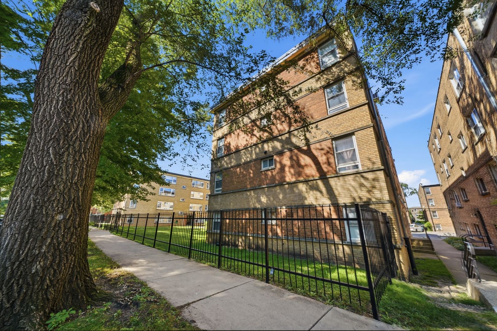 6112 N Damen Avenue 2 Property Photo 3