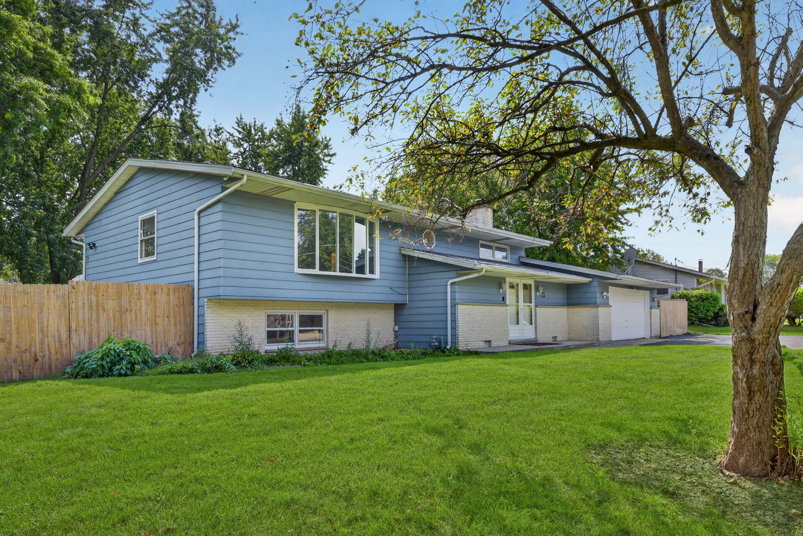 10467 W Chaplin Avenue Property Photo 1