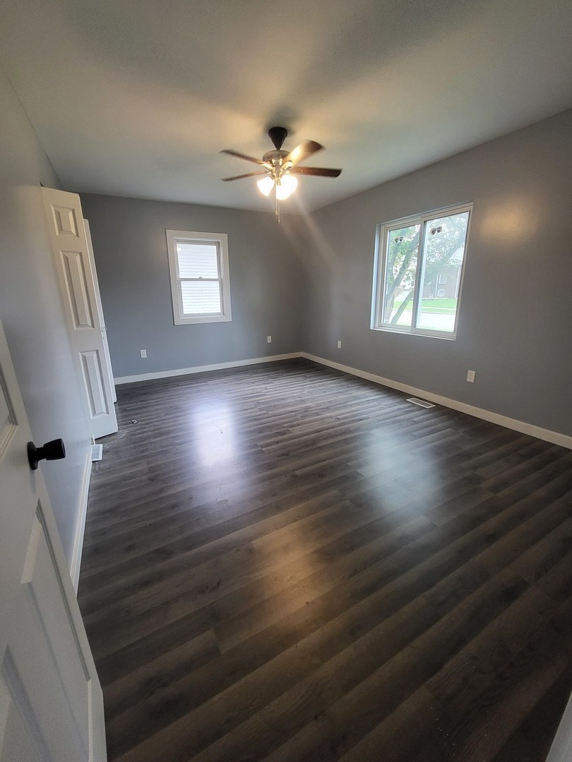 705 E Kent Street Property Photo 8