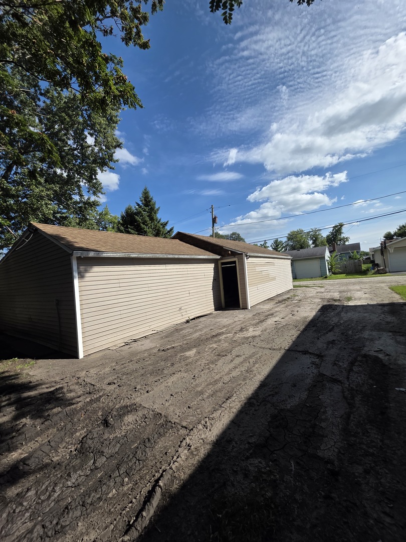 705 E Kent Street Property Photo 23