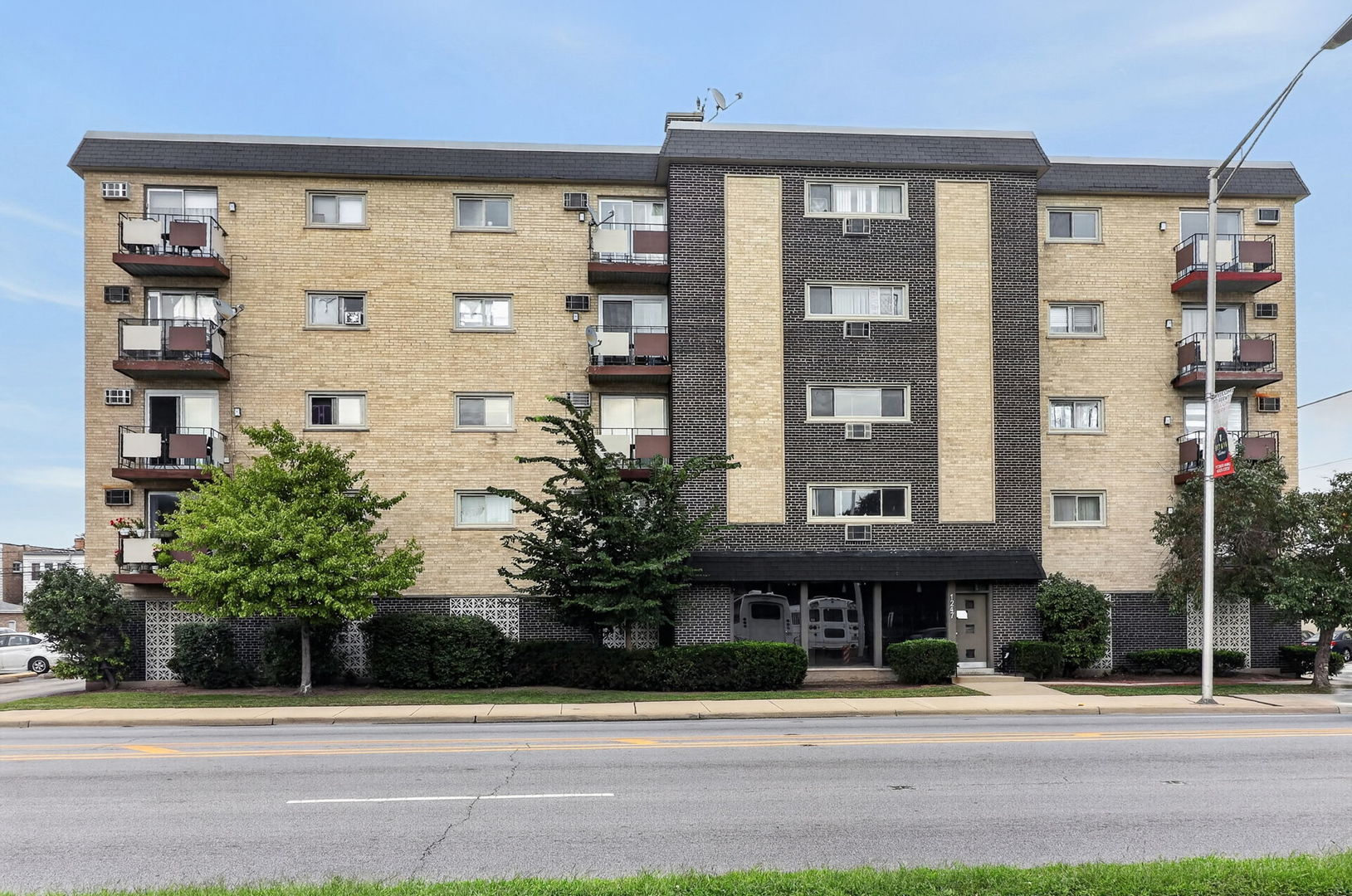 1247 S Harlem Avenue 401 Property Photo 1