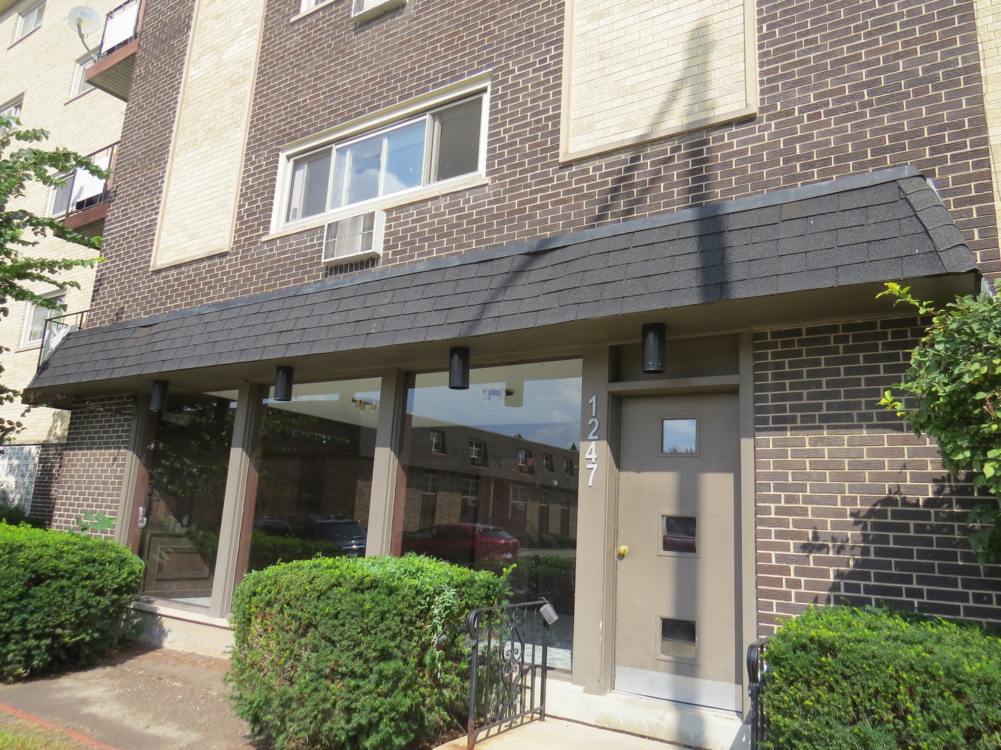 1247 S Harlem Avenue 401 Property Photo 2