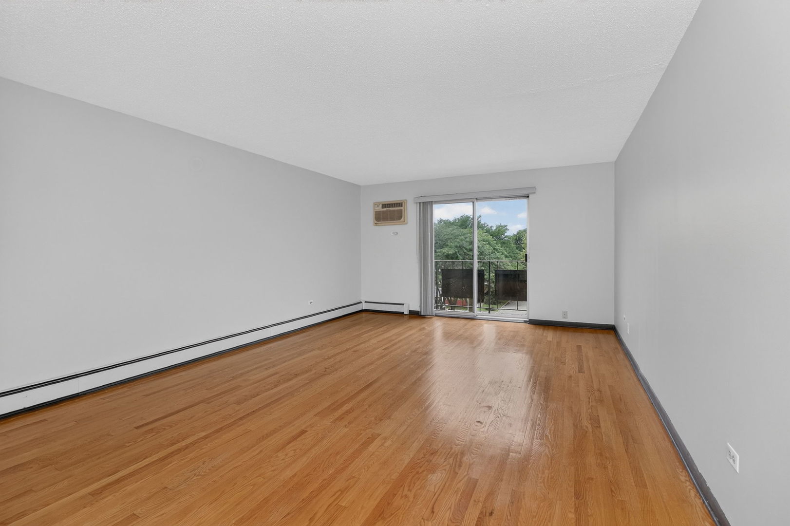 1247 S Harlem Avenue 401 Property Photo 4