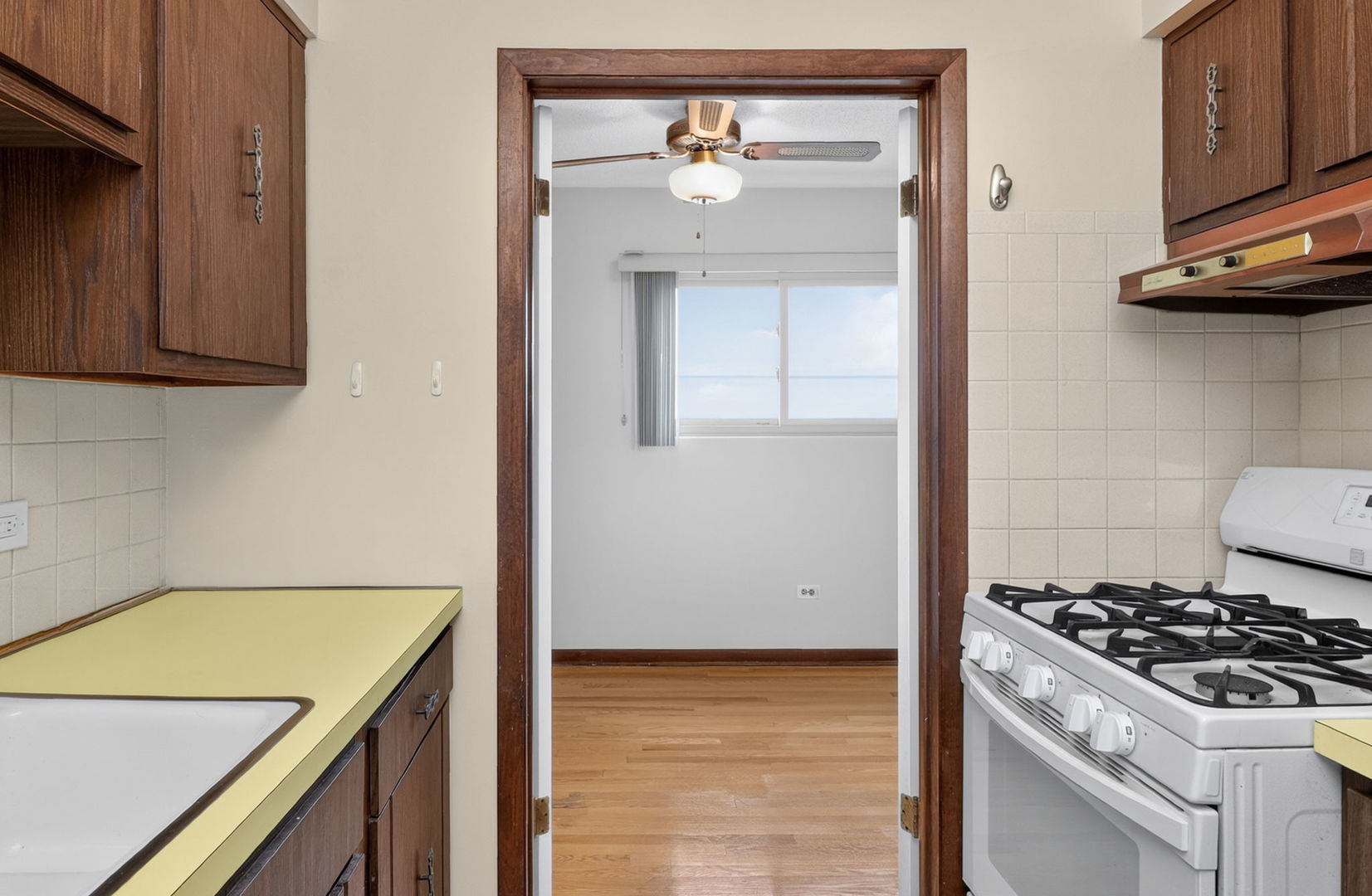 1247 S Harlem Avenue 401 Property Photo 10