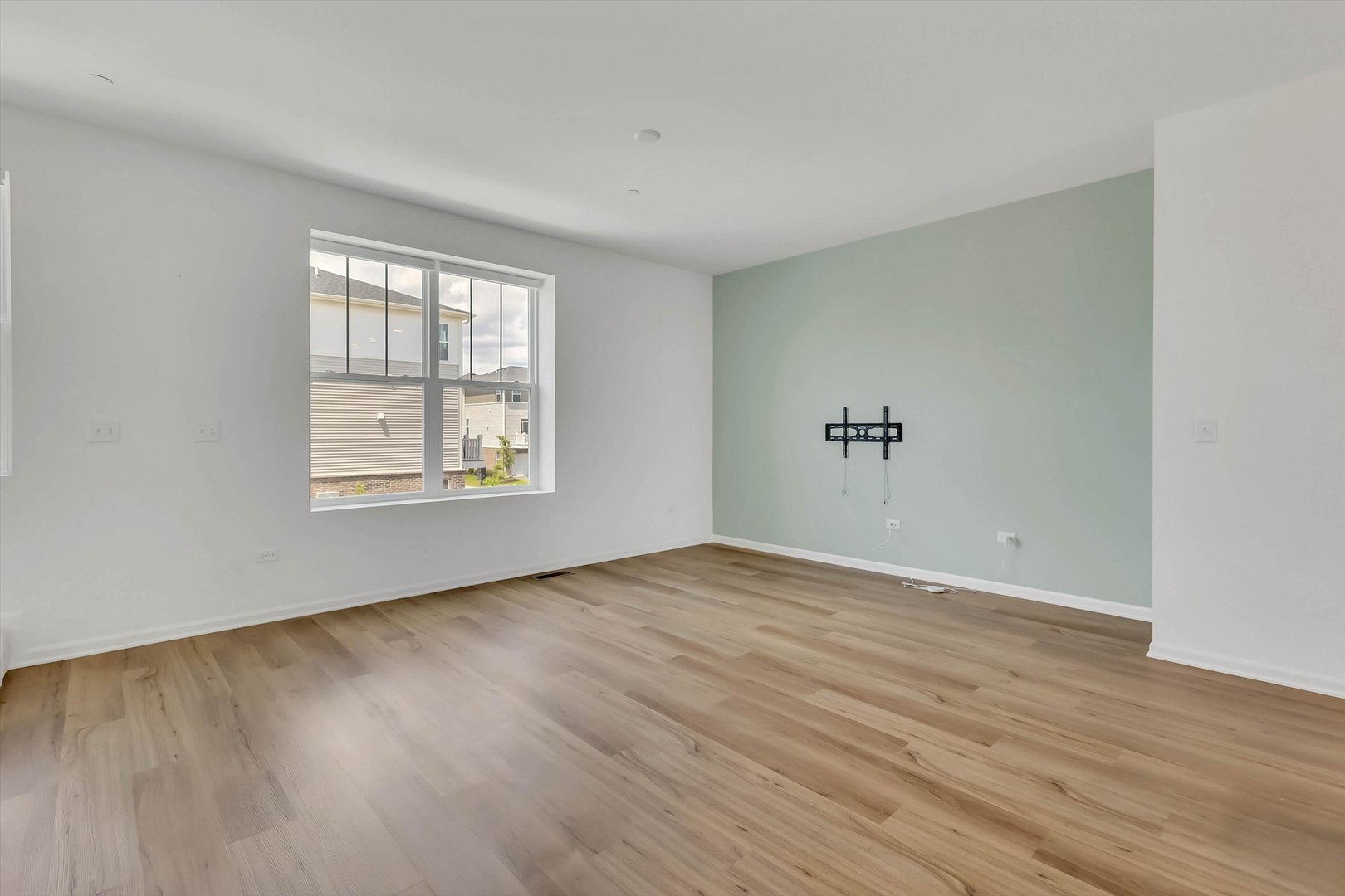 1078 Bogart Street Property Photo 5