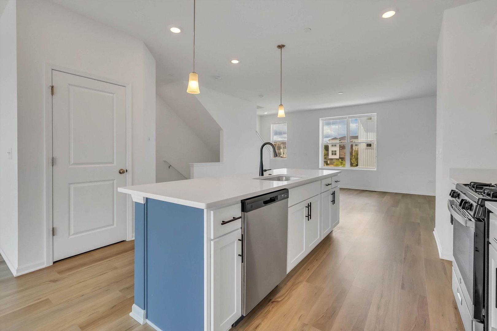 1078 Bogart Street Property Photo 8