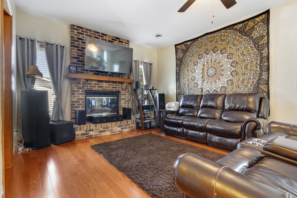 569 Eisenhower Street Property Photo 3