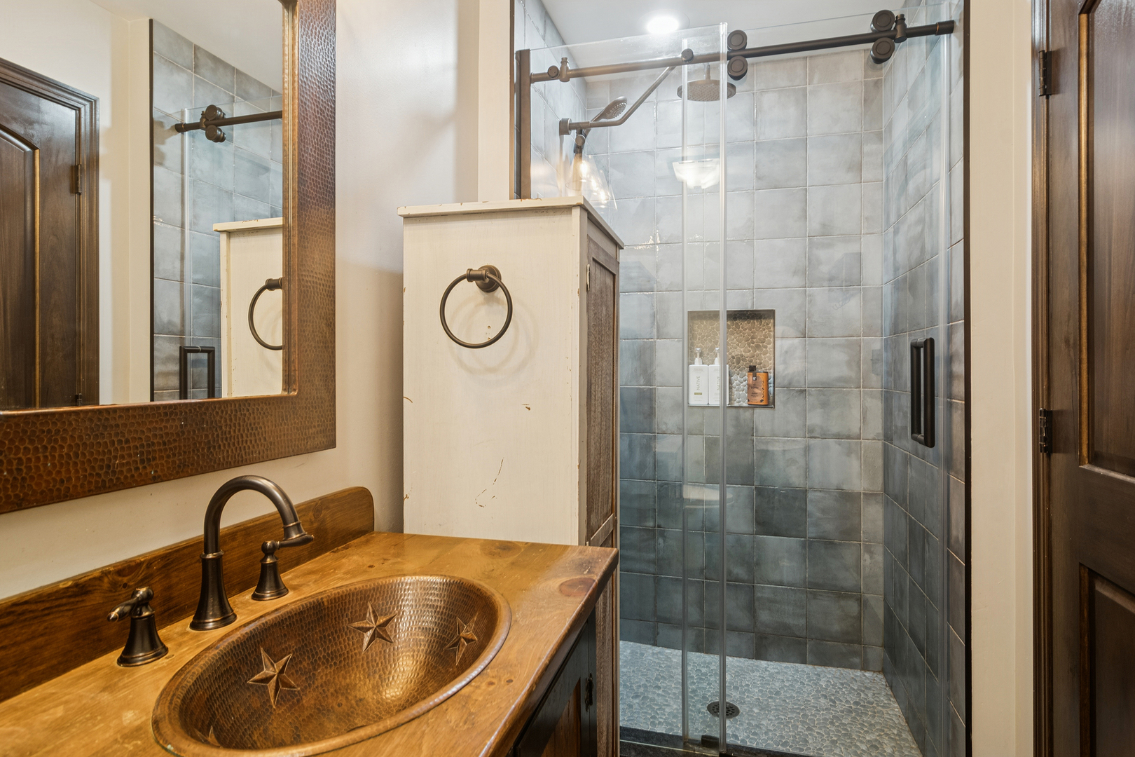 9510 Martin Drive Property Photo 16