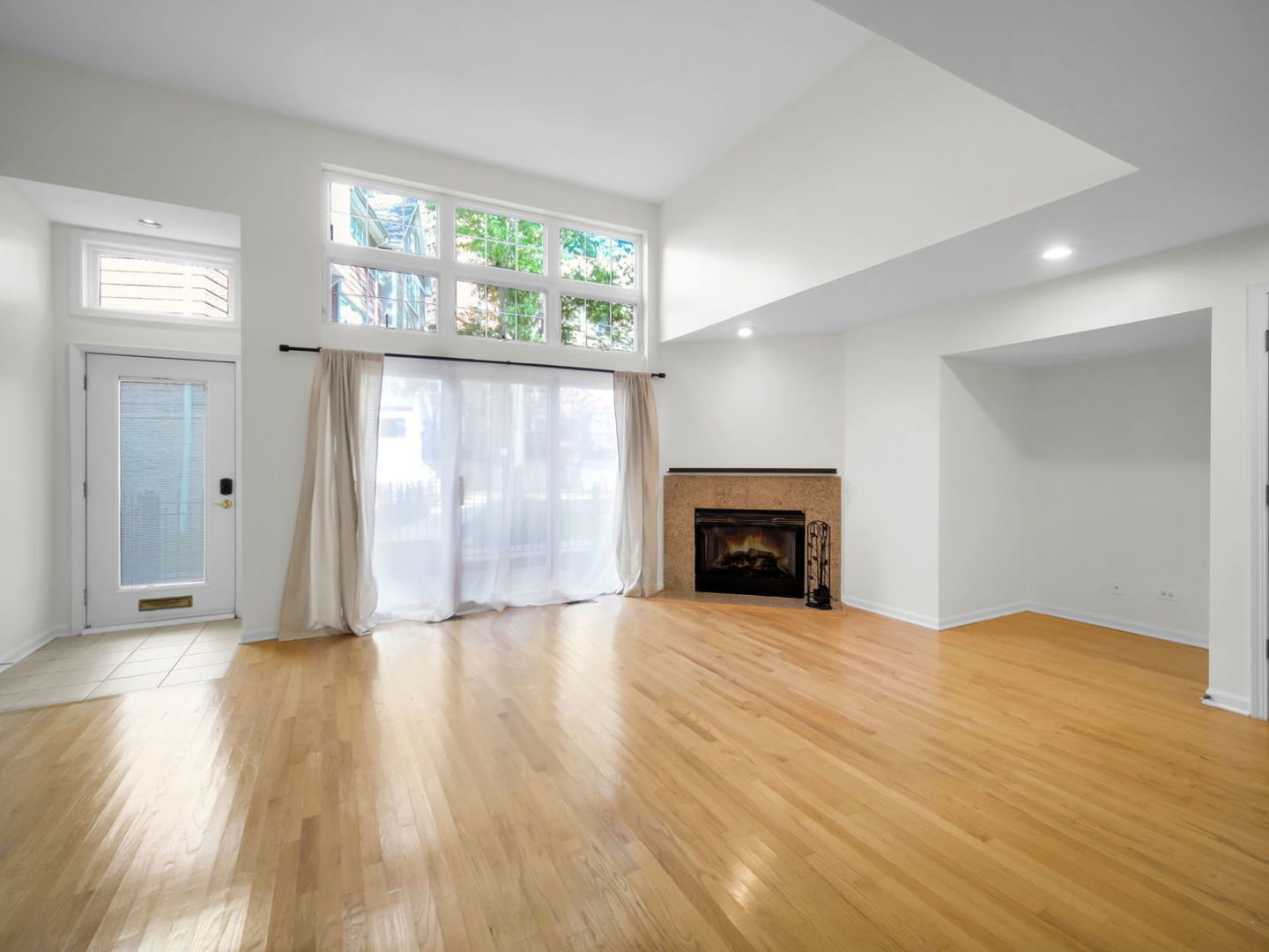 4934 S Cornell Avenue G Property Photo 3