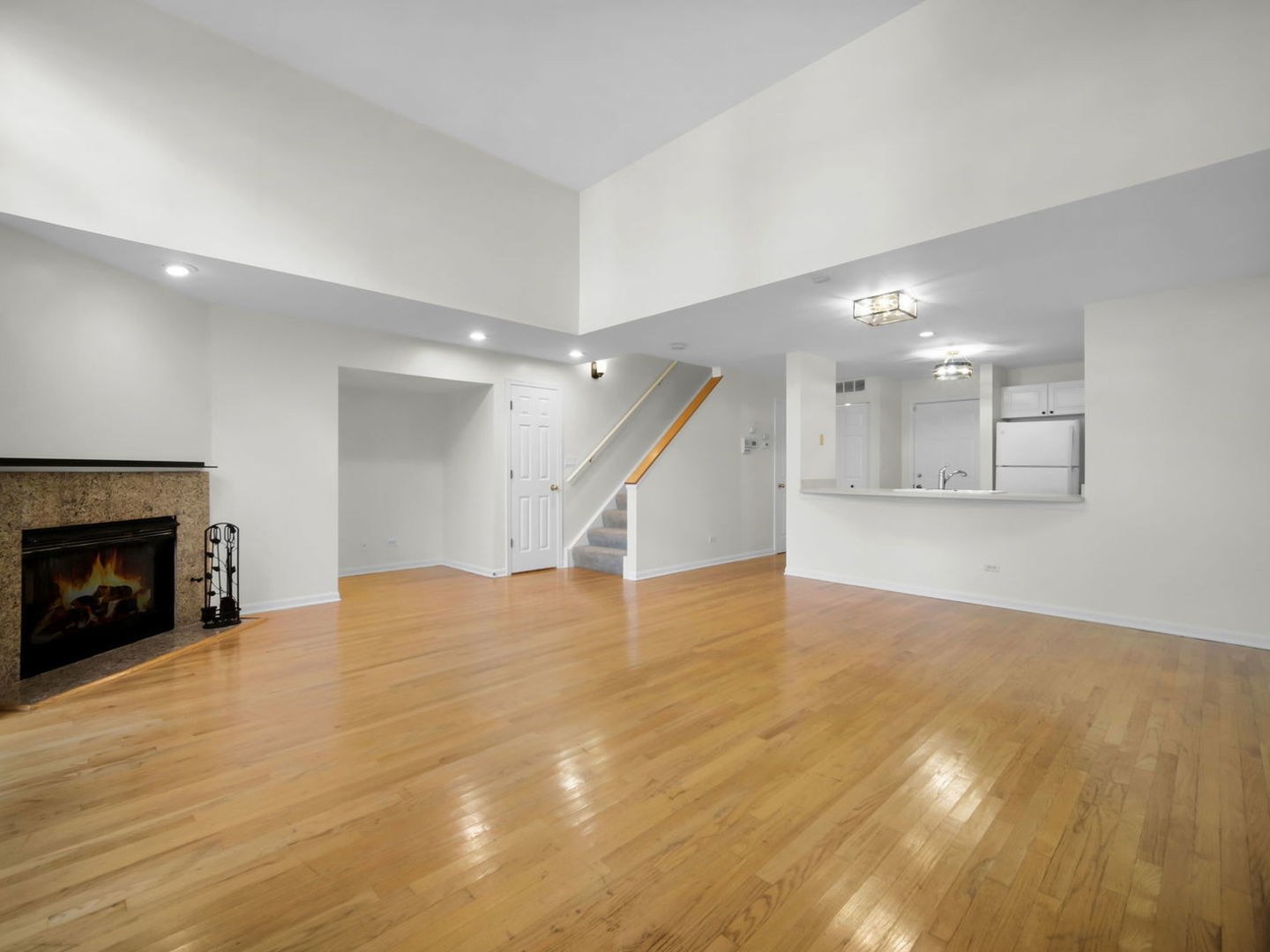 4934 S Cornell Avenue G Property Photo 5