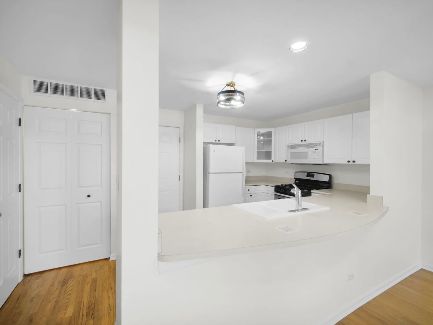 4934 S Cornell Avenue G Property Photo 9