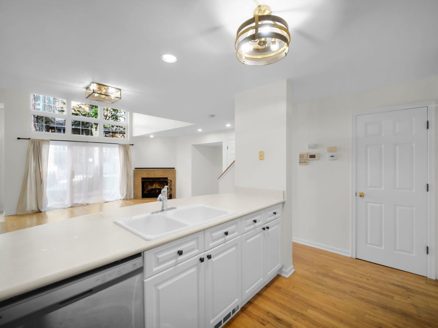 4934 S Cornell Avenue G Property Photo 12