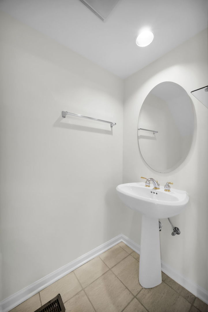 4934 S Cornell Avenue G Property Photo 13