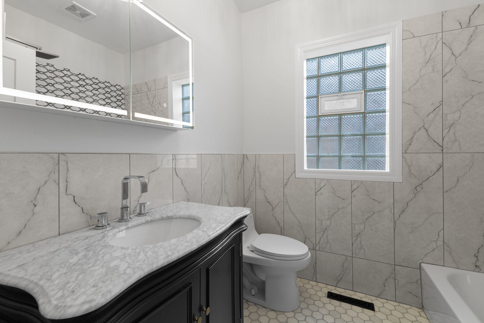8044 S Harper Avenue Property Photo 12